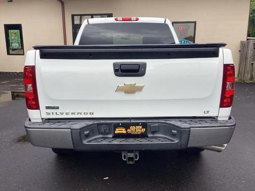 WHITE 2011 Chevrolet Silverado 1500 LT