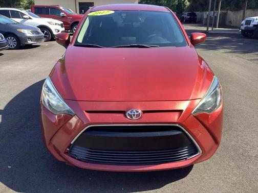 MAROON 2017 Toyota Yaris iA Base