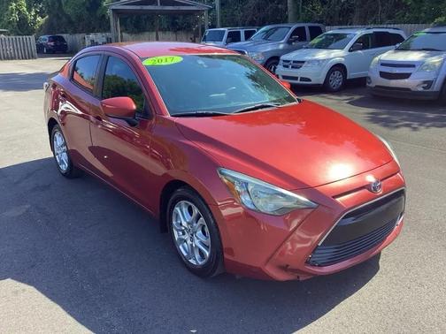 MAROON 2017 Toyota Yaris iA Base