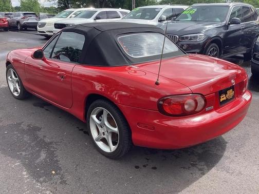 RED 2003 Mazda MX-5 Miata Base