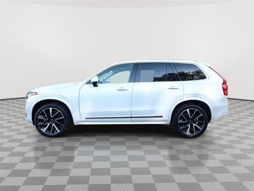 Crystal White Metallic 2023 Volvo XC90 B6 Plus 7-Seater