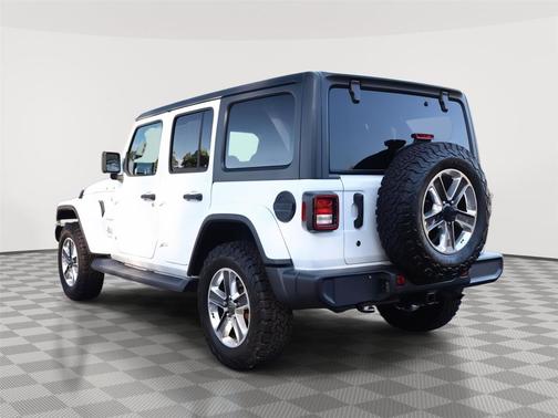 Bright White Clearcoat 2020 Jeep Wrangler Unlimited Sahara