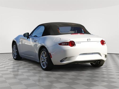 2016 Mazda MX-5 Miata Sport