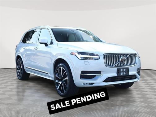 Crystal White Metallic 2023 Volvo XC90 B6 Plus 7-Seater