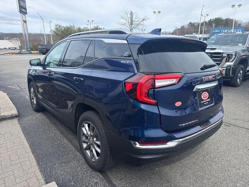 Marine Metallic 2022 GMC Terrain SLT