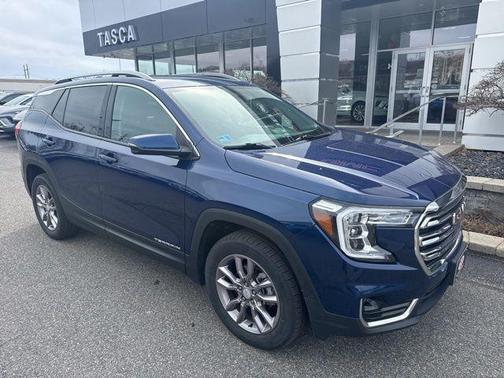 Marine Metallic 2022 GMC Terrain SLT