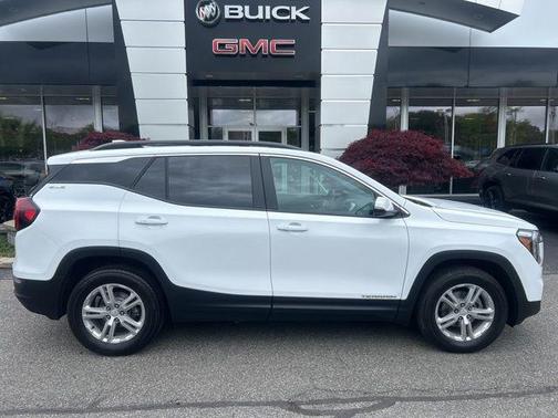 Summit White 2023 GMC Terrain SLE