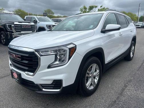 Summit White 2023 GMC Terrain SLE