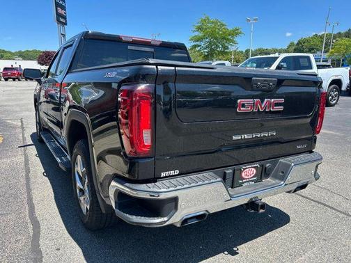 Onyx Black 2023 GMC Sierra 1500 SLT