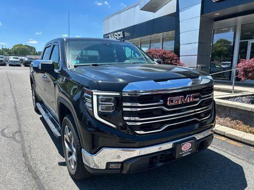 Onyx Black 2023 GMC Sierra 1500 SLT