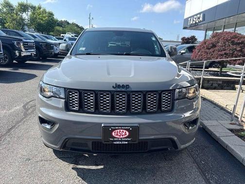 Sting-Gray Clearcoat 2022 Jeep Grand Cherokee Laredo