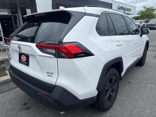 2022 Toyota RAV4 XLE