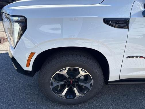 2026 GMC Yukon 4WD AT4
