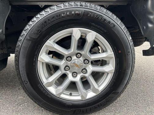 Sterling Gray Metallic 2025 Chevrolet Silverado 1500 LT