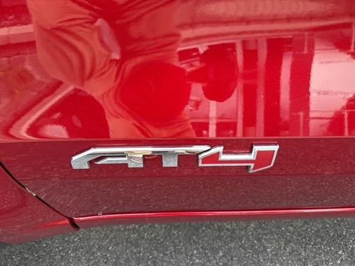 2025 GMC Canyon Base