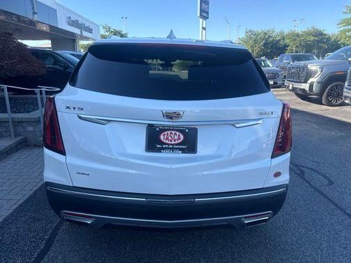 Crystal White Tricoat 2023 Cadillac XT5 Premium Luxury