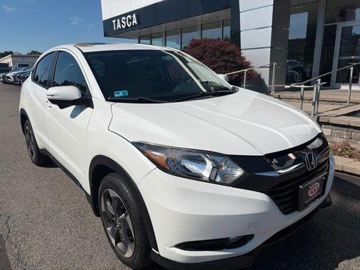 White 2018 Honda HR-V EX