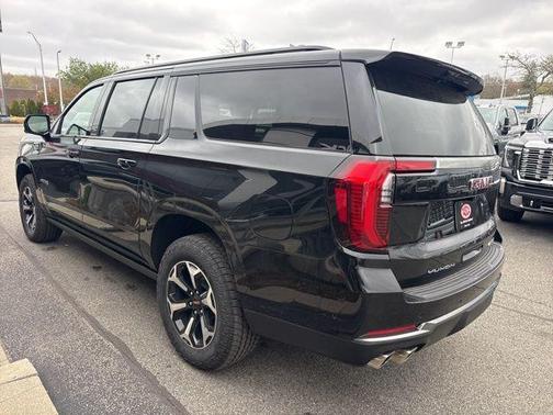 Onyx Black 2025 GMC Yukon XL 4WD AT4