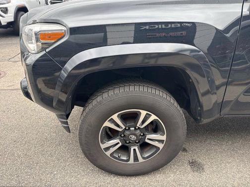 Midnight Black Metallic 2019 Toyota Tacoma TRD Sport
