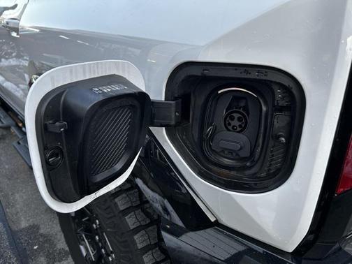 2024 GMC HUMMER EV SUV 2X