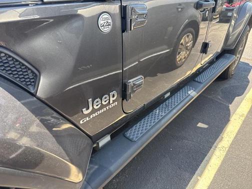 2021 Jeep Gladiator Overland