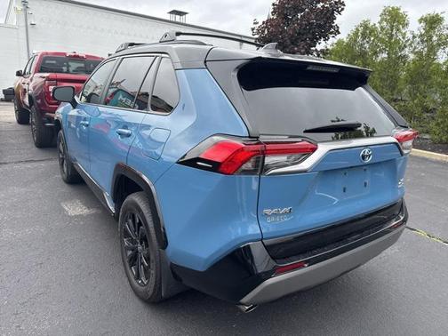 2023 Toyota RAV4 Hybrid SE