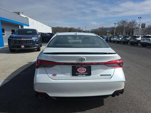 Pearl 2019 Toyota Avalon Touring