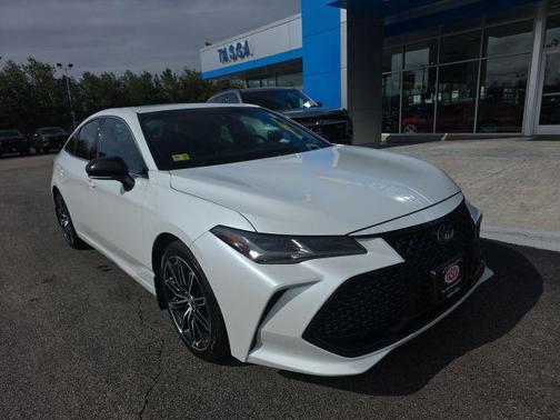 Pearl 2019 Toyota Avalon Touring