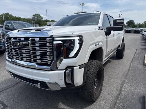 2024 GMC Sierra 2500 Denali