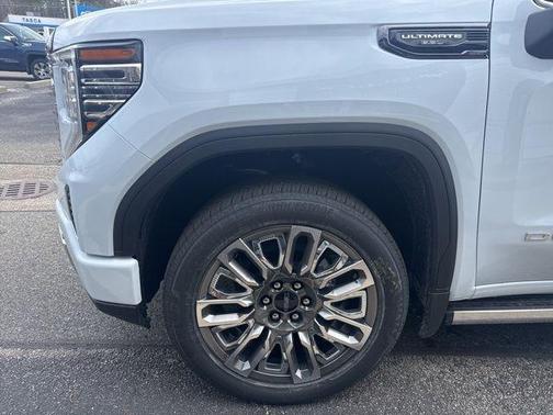 Glacier White Tricoat 2026 GMC Sierra 1500 Denali Ultimate