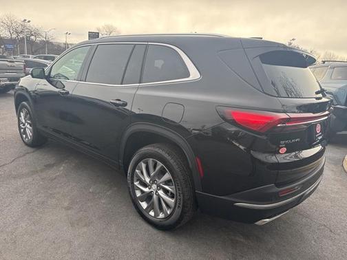 2025 Buick Enclave Preferred FWD