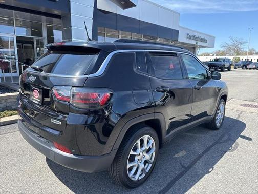 2022 Jeep Compass Latitude Lux