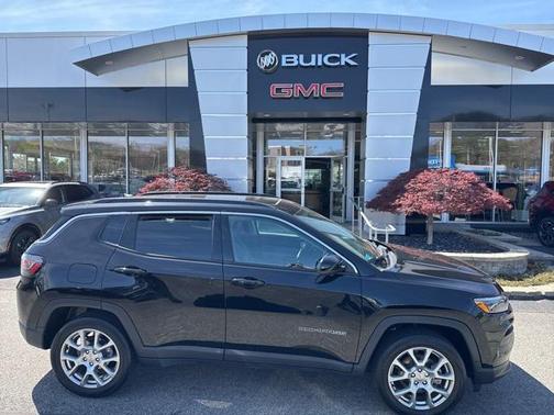 2022 Jeep Compass Latitude Lux