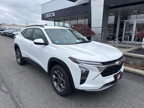 Summit White 2024 Chevrolet Trax LT