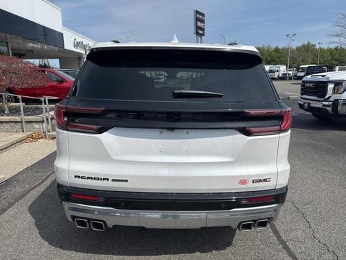 2025 GMC Acadia Denali