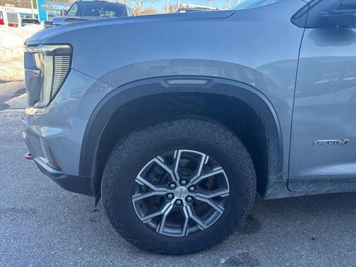 2024 GMC Acadia AWD AT4