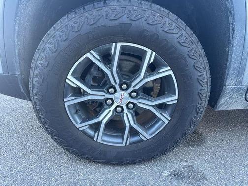 2024 GMC Acadia AWD AT4