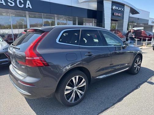 2022 Volvo XC60 B5 Inscription