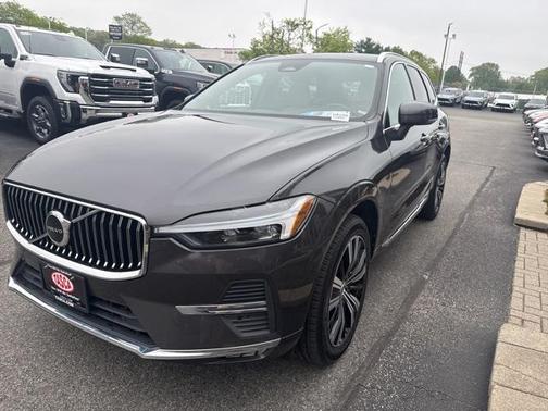 2022 Volvo XC60 B5 Inscription