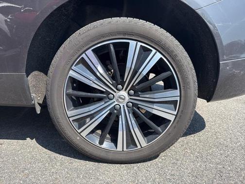 2022 Volvo XC60 B5 Inscription