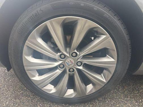 Moonstone Gray Metallic 2025 Buick Envista Avenir FWD