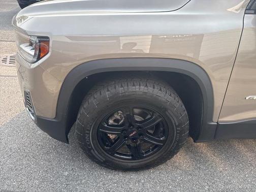 2022 GMC Acadia AWD AT4