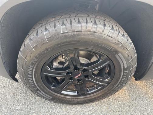 2022 GMC Acadia AWD AT4