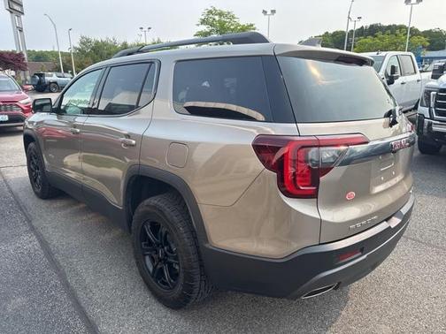 2022 GMC Acadia AWD AT4