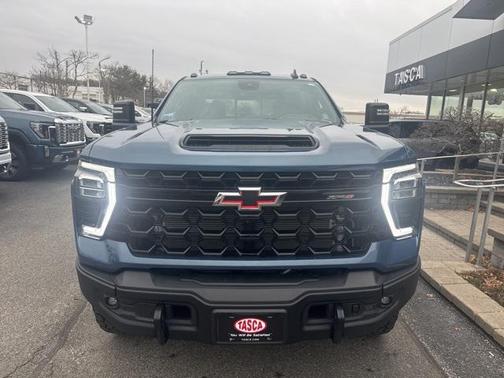 2024 Chevrolet Silverado 2500 4WD Crew Cab Standard Bed ZR2