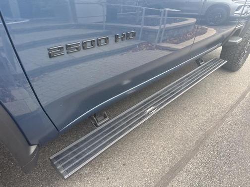 2024 Chevrolet Silverado 2500 4WD Crew Cab Standard Bed ZR2