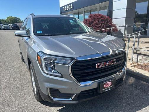Sterling Metallic 2023 GMC Terrain SLE