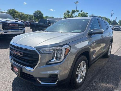 Sterling Metallic 2023 GMC Terrain SLE