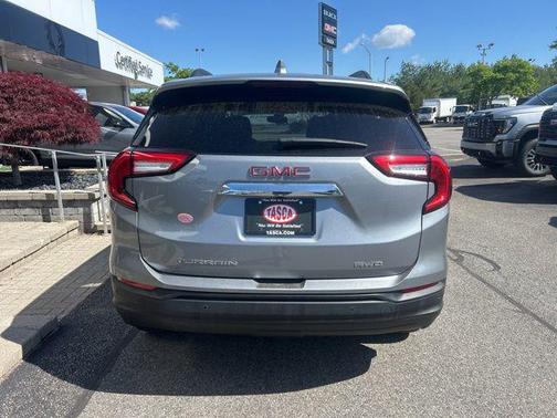 Sterling Metallic 2023 GMC Terrain SLE