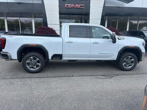 Glacier White Tricoat 2026 GMC Sierra 3500 SLT
